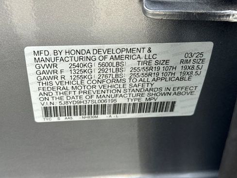 Certified 2025 Acura MDX FWD image 38