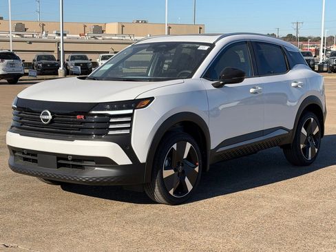 New 2026 Nissan Kicks SR image 2