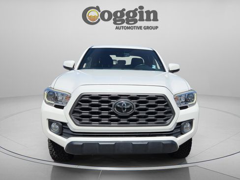 Used 2020 Toyota Tacoma TRD Off-Road image 8