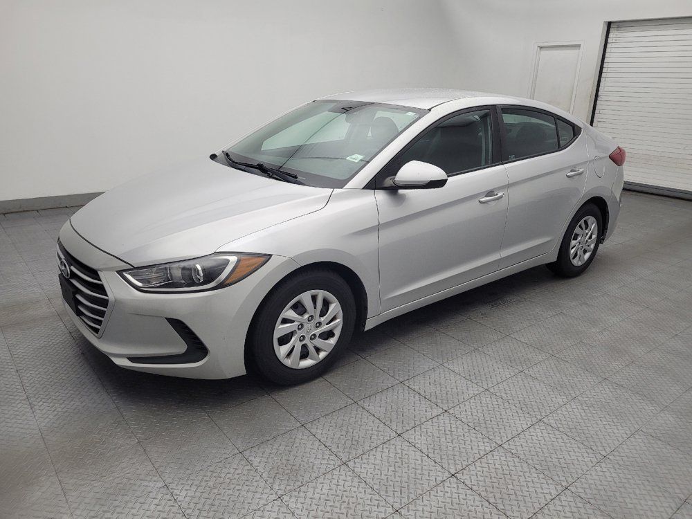 Used 2018 Hyundai Elantra SE FWD image 2
