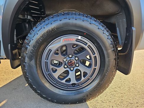 Used 2025 Nissan Frontier PRO-4X image 35