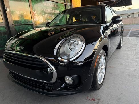 Used 2016 MINI Cooper Clubman image 3