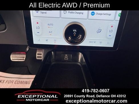 Used 2025 Ford Mustang Mach-E Premium w/ Sport Appearance Package AWD/4WD image 42
