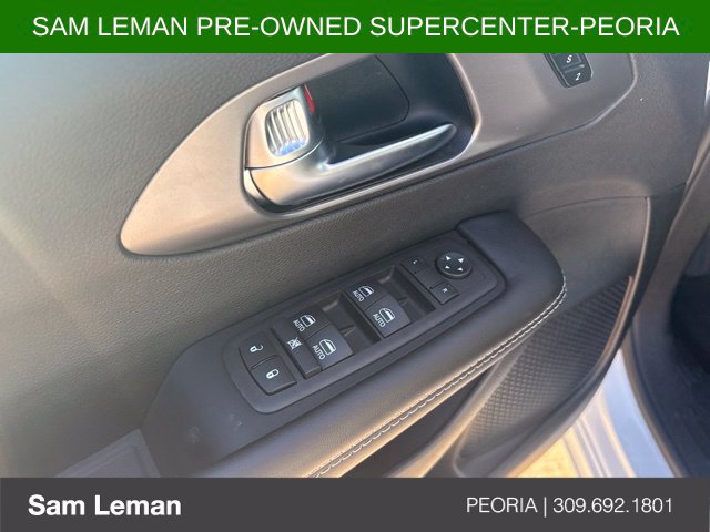 Used 2026 Chrysler Pacifica Select FWD image 8