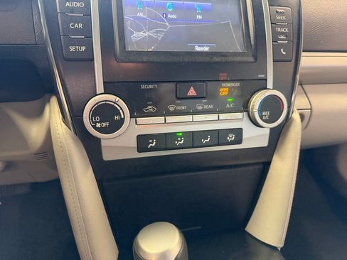 Used 2014 Toyota Camry LE FWD image 22