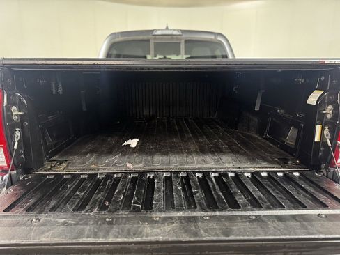 Used 2017 Toyota Tacoma SR5 image 6