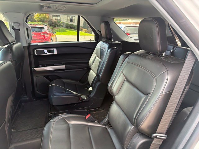 Used 2021 Ford Explorer XLT w/ Equipment Group 202A AWD/4WD image 12