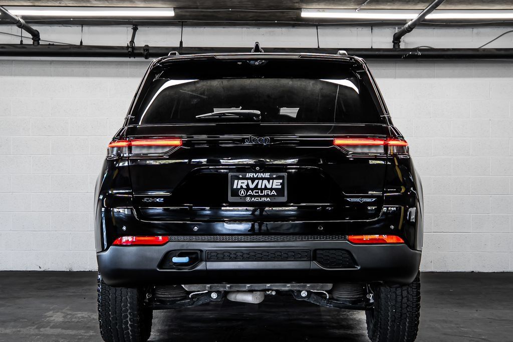 Used 2023 Jeep Grand Cherokee Trailhawk w/ Luxury Tech Group III AWD/4WD image 4