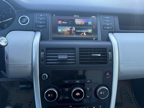 Used 2019 Land Rover Discovery Sport SE image 17