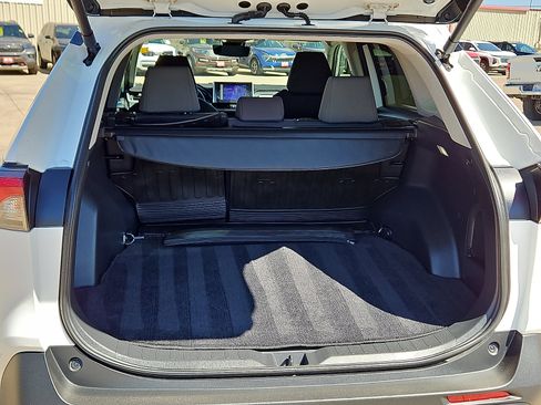 Used 2024 Toyota RAV4 XLE w/ Convenience Package image 6