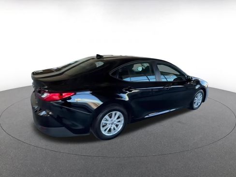 Used 2025 Toyota Camry LE image 18