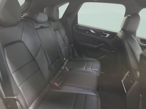 Used 2020 Porsche Cayenne AWD/4WD image 13