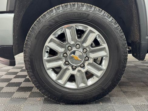 Used 2024 Chevrolet Silverado 2500 High Country w/ Technology Package image 16