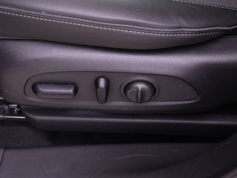 Used 2022 Buick Encore GX Select w/ Sport Touring Package image 17