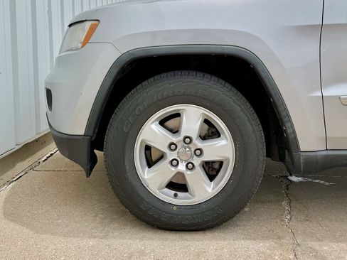 Used 2012 Jeep Grand Cherokee Laredo w/ Laredo E Group AWD/4WD image 33