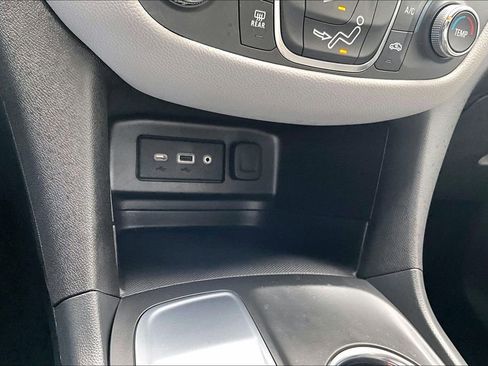 Used 2024 Chevrolet Equinox LS w/ LS Convenience Package image 16