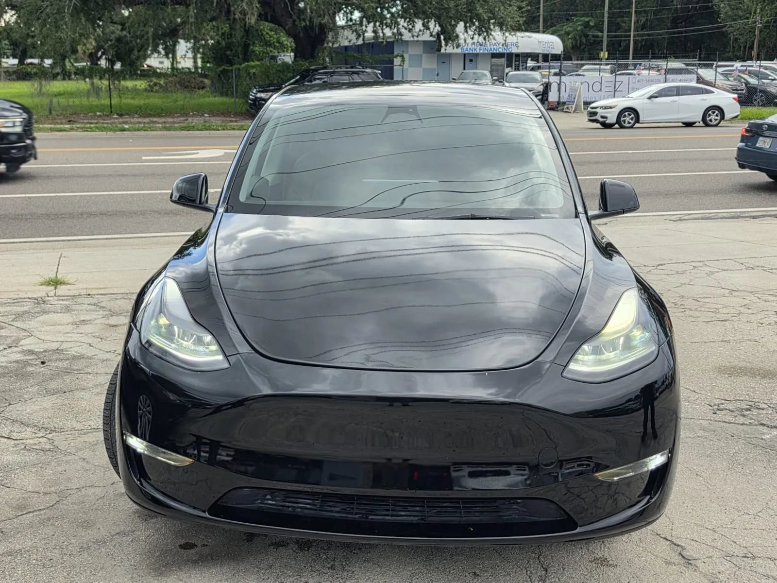 Used 2023 Tesla Model Y AWD image 4