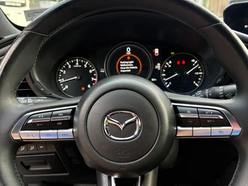 Used 2019 MAZDA MAZDA3 Hatchback w/ Preferred Package FWD image 13
