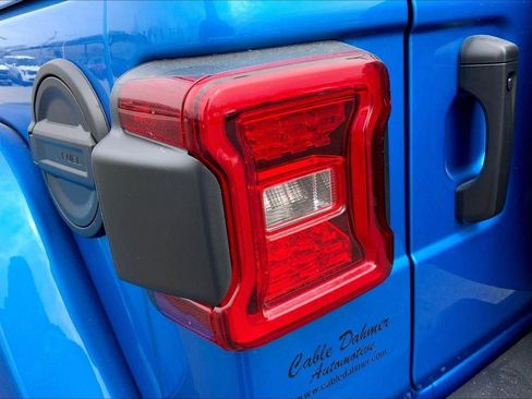 New 2026 Jeep Wrangler Rubicon AWD/4WD image 19