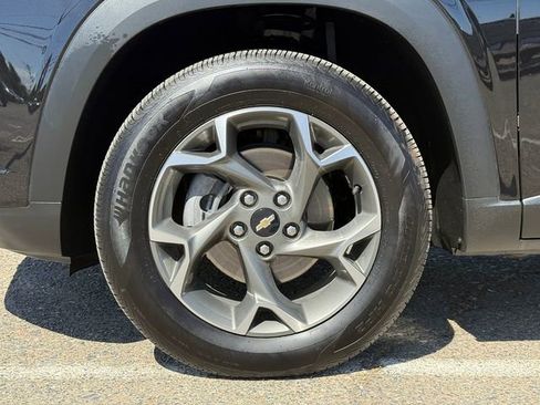 Used 2025 Chevrolet Trax LT w/ Driver Confidence Package FWD image 7