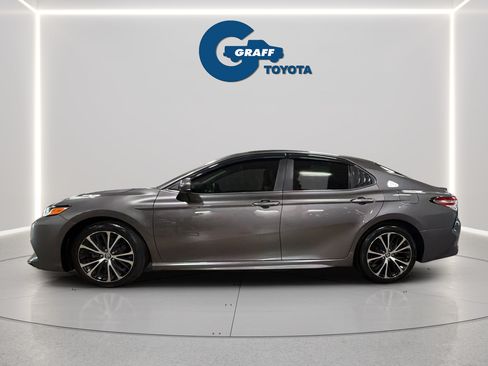 Used 2018 Toyota Camry SE FWD image 11