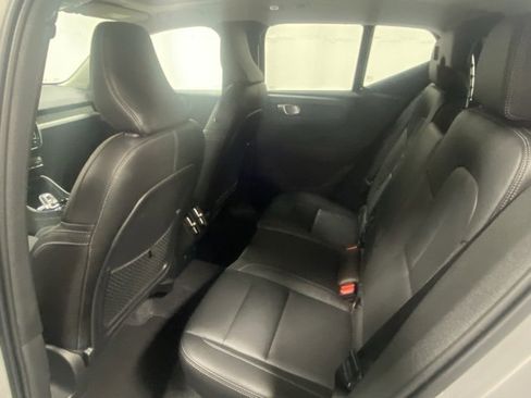 Certified 2025 Volvo XC40 B5 Plus image 13