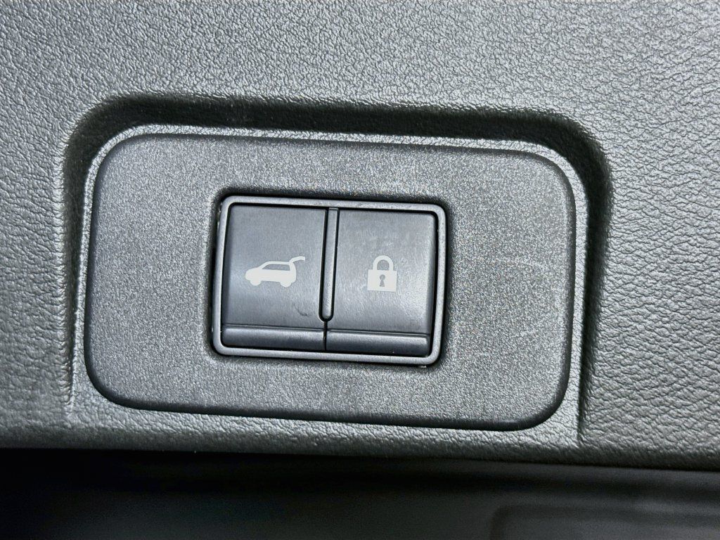Certified 2021 Nissan Rogue SL w/ Premium Package FWD image 32