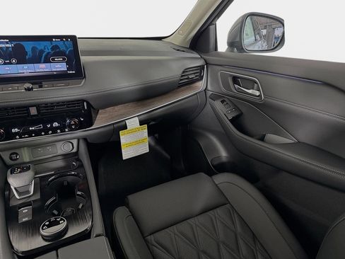 New 2026 Nissan Rogue Platinum image 25