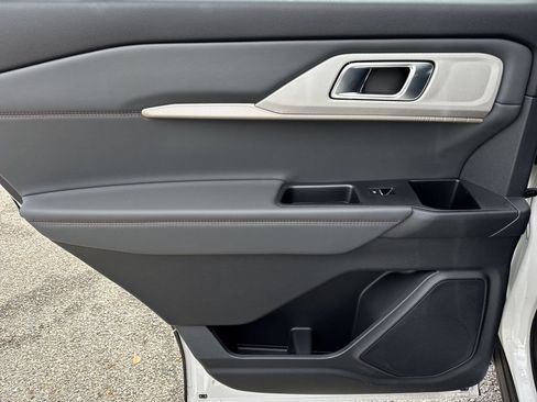 New 2026 Ford Explorer Active RWD image 22
