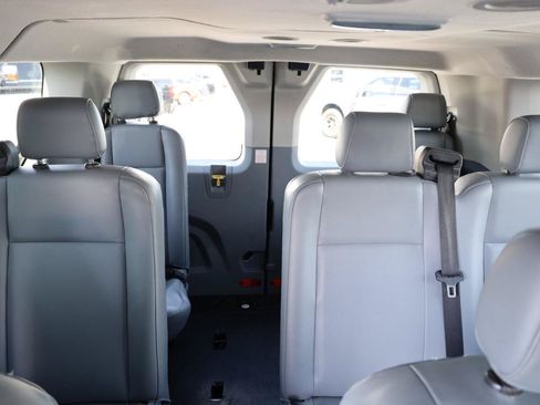 Used 2017 Ford Transit 350 XL RWD image 11