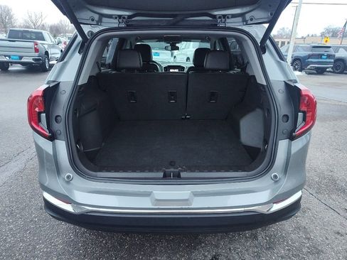 Used 2024 GMC Terrain SLT image 14