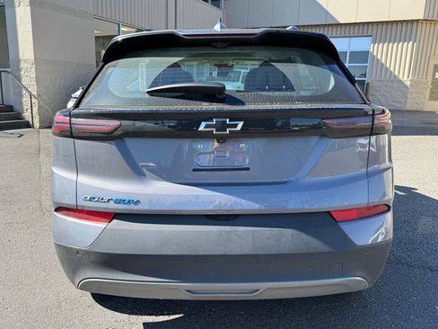 Used 2023 Chevrolet Bolt EUV Premier w/ Sun & Sound Package FWD image 4