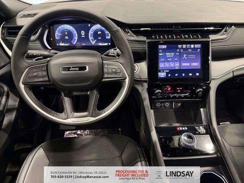 New 2025 Jeep Grand Cherokee Altitude AWD/4WD image 16