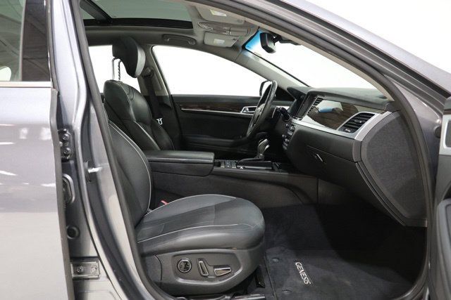 Used 2015 Hyundai Genesis 3.8 w/ Option Group 03 AWD/4WD image 33