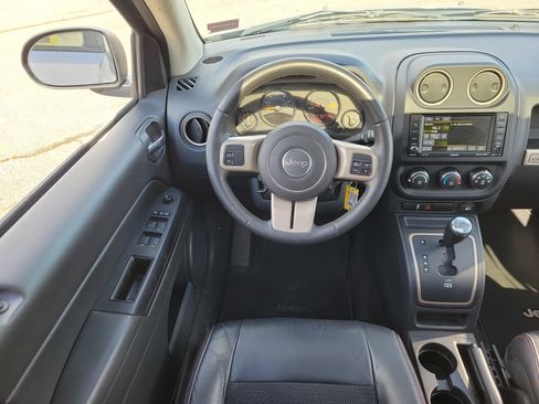 Used 2016 Jeep Compass 75th Anniversary w/ Power Value Group image 19