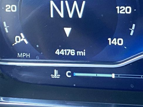 Used 2023 Chevrolet Suburban Z71 w/ Luxury Package image 26