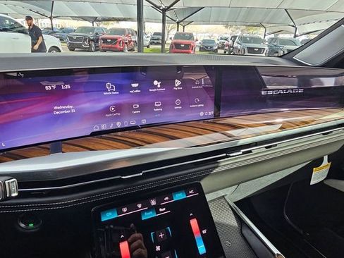 New 2026 Cadillac Escalade Platinum Luxury w/ LPO, Radiant Package image 16