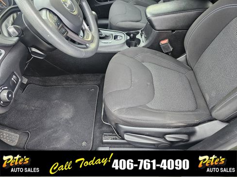 Used 2019 Jeep Cherokee Latitude w/ Popular Appearance Group AWD/4WD image 18