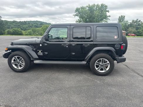 Used 2018 Jeep Wrangler Unlimited Sahara w/ Dual Top Group AWD/4WD image 7