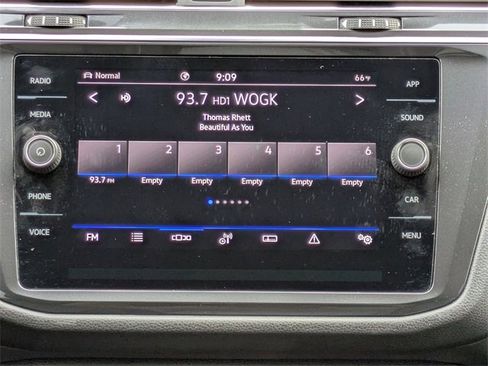 Used 2022 Volkswagen Tiguan SE R-Line image 17