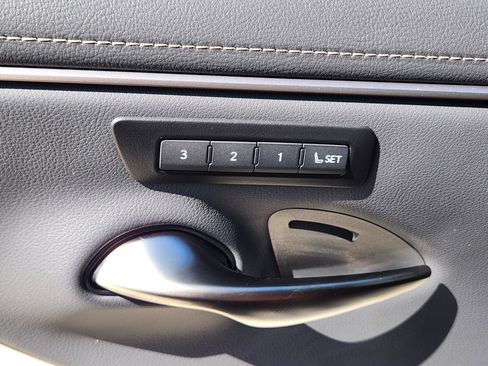 New 2025 Lexus ES 300h w/ Premium Package image 17