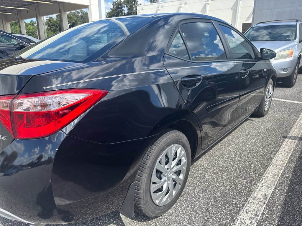 Used 2019 Toyota Corolla LE FWD image 2