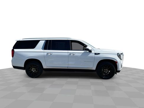 Used 2022 GMC Yukon XL SLT w/ SLT Luxury Package image 9
