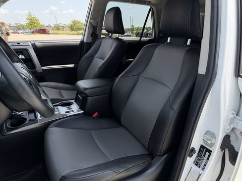 Used 2020 Toyota 4Runner SR5 Premium w/ Moonroof Package AWD/4WD image 26