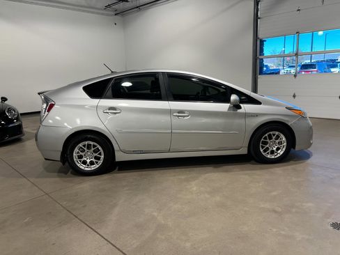 Used 2012 Toyota Prius Four image 2