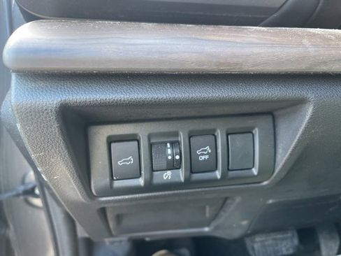 Used 2021 Subaru Outback Limited image 22