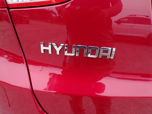 Used 2012 Hyundai Tucson GL FWD image 17