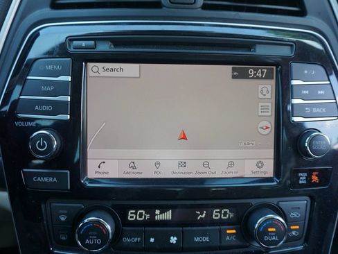 Used 2022 Nissan Maxima Platinum w/ Sport Mat Group FWD image 9