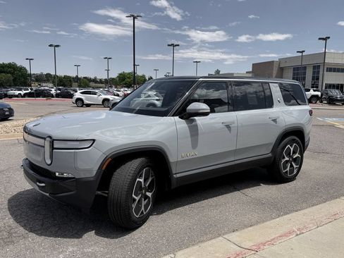 Used 2024 Rivian R1S Adventure AWD/4WD image 4