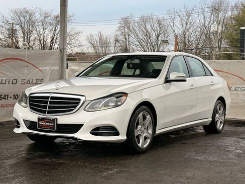 Used 2014 Mercedes-Benz E 350 4MATIC Sedan image 3